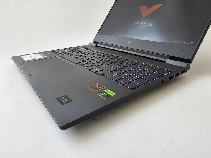 Ноутбук HP Victus 15 (2024) R5 8645HS/RTX 4050/RAM 8GB/SSD 512GB/144Hz Б\В - Фото 3 Ноутбук HP Victus 15 (2024) R5 8645HS/RTX 4050/RAM 8GB/SSD 512GB/144Hz Б\В - зображення 3