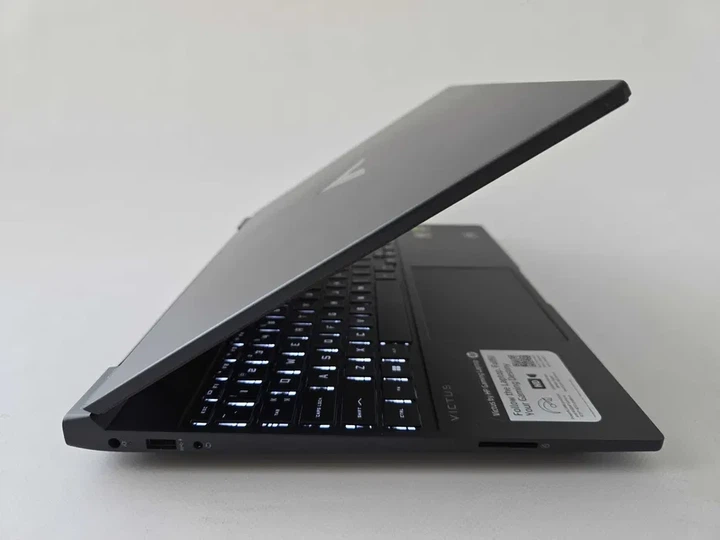 Ноутбук HP Victus 15 (2024) R5 8645HS/RTX 4050/RAM 8GB/SSD 512GB/144Hz Б\В - Фото 5 Ноутбук HP Victus 15 (2024) R5 8645HS/RTX 4050/RAM 8GB/SSD 512GB/144Hz Б\В - зображення 5