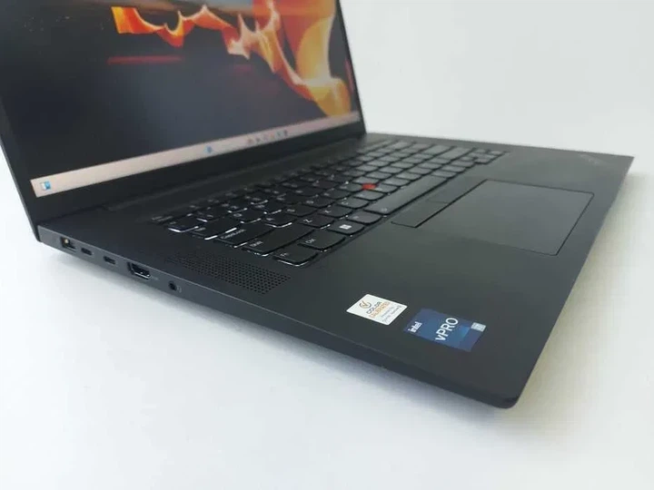 Ноутбук Lenovo ThinkPad P1 Gen 5 (2022) I7 12800H/RTX A1000/RAM 16GB/QHD 165Hz Б\В - зображення 2