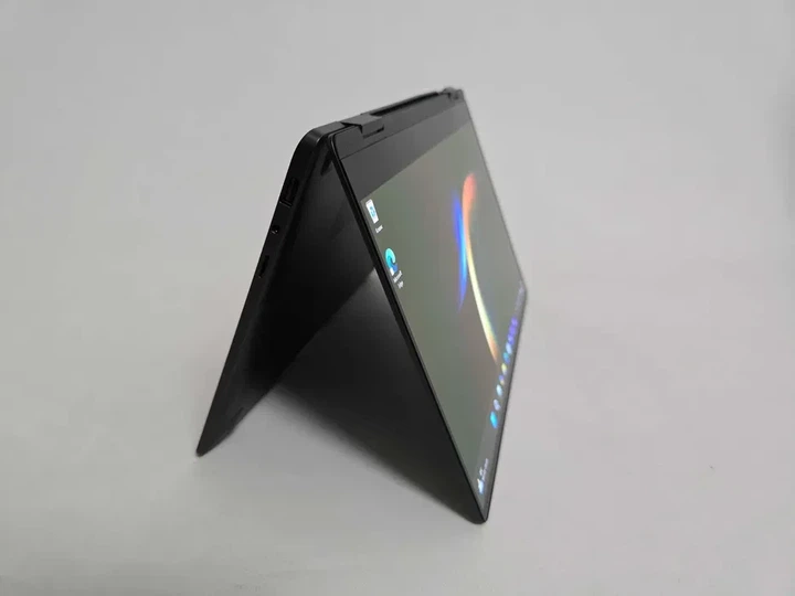 Ноутбук Samsung Galaxy Book 3 (2024) I7 1360P/RAM 16GB/SSD 512GB/OLED Б\В - зображення 6