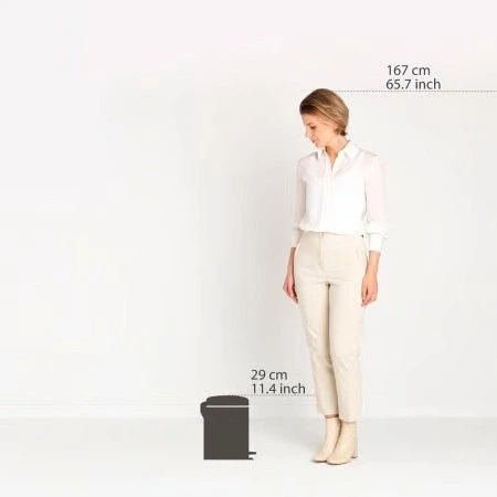 Бак для мусора Brabantia Pedal Bin Newicon 5 л Confident Grey (233463) - Фото 7 Бак для мусора Brabantia Pedal Bin Newicon 5 л Confident Grey (233463) - изображение 7