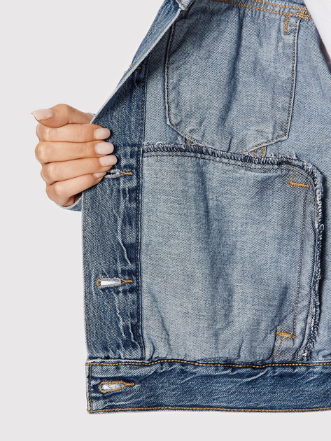 Kurtka jeansowa damska Levi's 90S Trucker Soft As Butter Mid A1743-0004 L Błękitna (5400970984242) - obraz 5