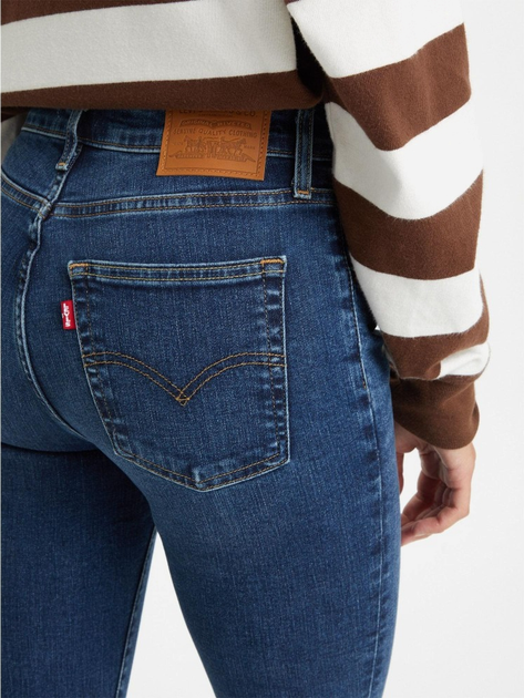 Jeansy skinny damskie Levi's 721 High Rise Skinny 18882-0594 29-28 Niebieskie (5401105531805) - obraz 6