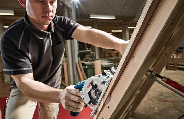 Akumulatorowa pilarka tarczowa Bosch Professional GKS 12V-26 bez akumulatora i ładowarki (06016A1002) - obraz 7