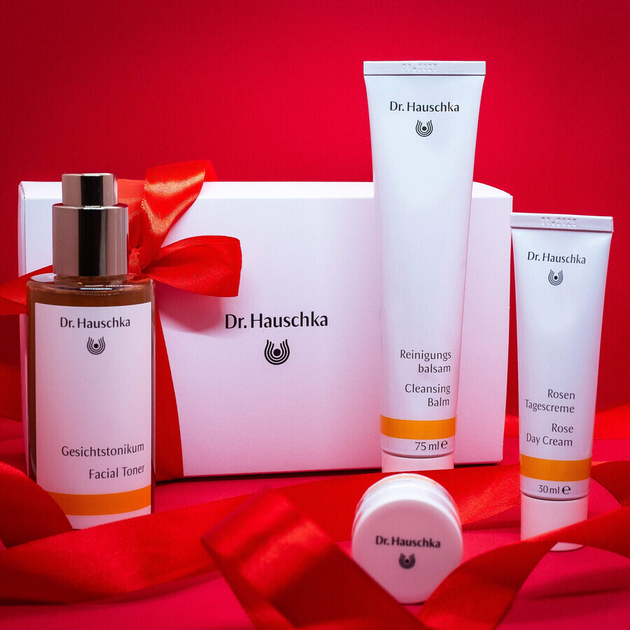 Набір для догляду за обличчям Dr Hauschka Beautiful Face Освіжаючий тонік 100 мл + Денний крем 30 мл + Очищувальний лосьйон 75 мл + Бальзам для губ 4.5 мл (4285486480003) - зображення 2