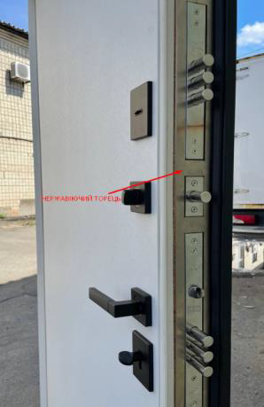 Входные двери Qdoors Бонд 850*2040мм Графит песок краска / вставка Темное дерево внутри Гладь белый - изображение 3
