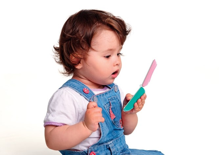Telefon dziecięcy Clementoni Disney Baby Minnie Flip-Phone 17515 (8005125175154) - obraz 4