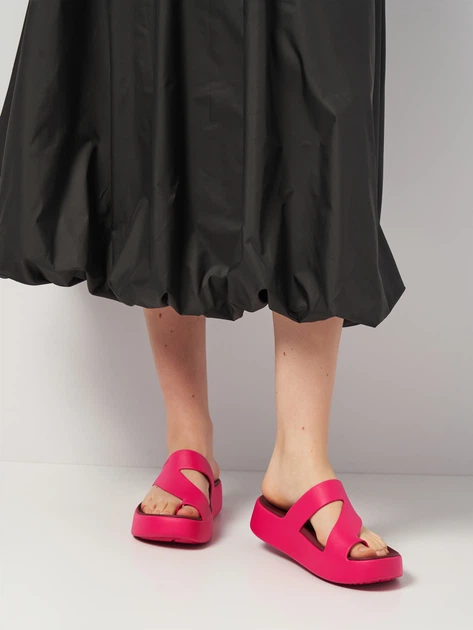 Жіночі шльопанці для пляжу Crocs Getaway Platform Toe Loop Dgf