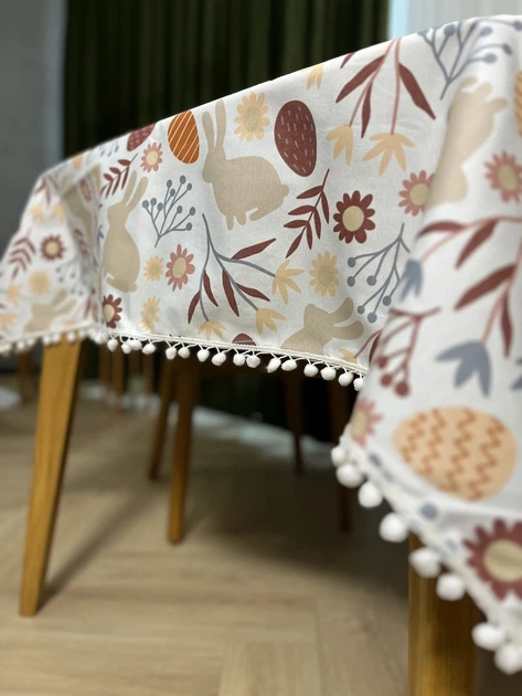 Скатерть водоотталкивающая Delux Textil с помпонами Пасхальные кролики классик 210 х 140 см (368136) - изображение 3
