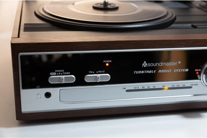 Програвач вініловий SoundMaster PL186H у ретро-стилі з радіо та роз'ємом для навушників (4005425186984) - зображення 3
