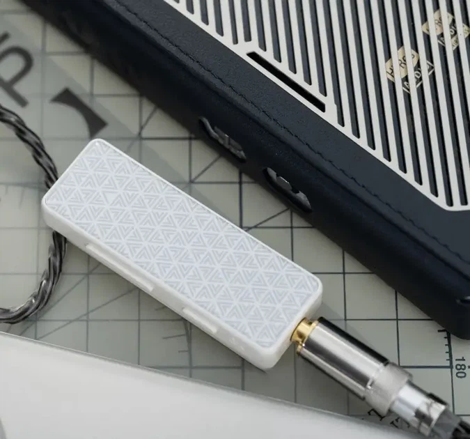 Bluetooth ЦАП із підсилювачем для навушників FiiO BTR11 White - зображення 4