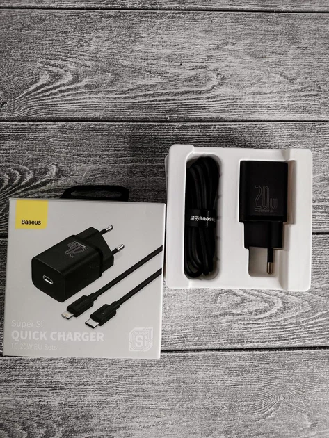 Блок живлення Baseus Super Quick Charger 20w комплект з кабелем type-c - lightning (TZCCSUP-B01) - Фото 8 Блок живлення Baseus Super Quick Charger 20w комплект з кабелем type-c - lightning (TZCCSUP-B01) - зображення 8