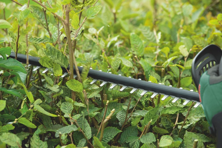 Аккумуляторный бесщеточный кусторез Bosch UniversalHedgeCut 18V-50 solo (0600849K00) - изображение 7