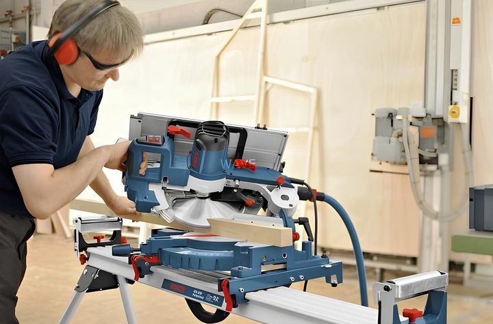 Piła ukośna Bosch Professional GTM 12 JL (0601B15001) - obraz 3