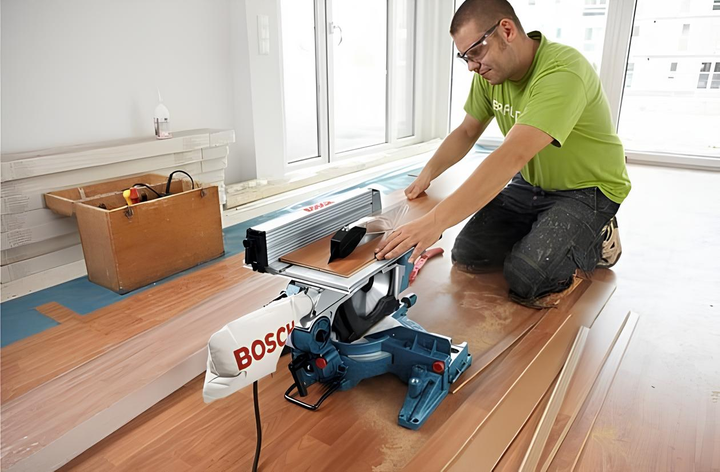 Торцювальна пила Bosch Professional GTM 12 JL + робочий стіл GTA 2600 (0615990EU2) - зображення 4