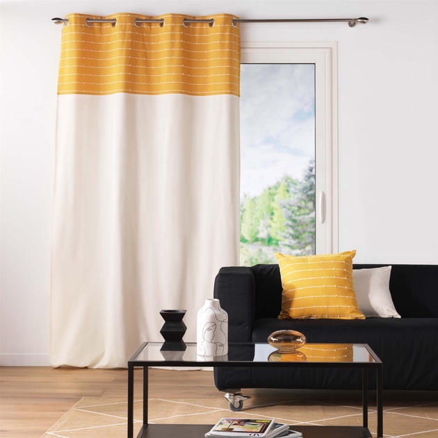 Декоративна подушка Douceur d'interieur Linechic бавовняна 45 x 45 см Жовта (3574386119696) - зображення 4