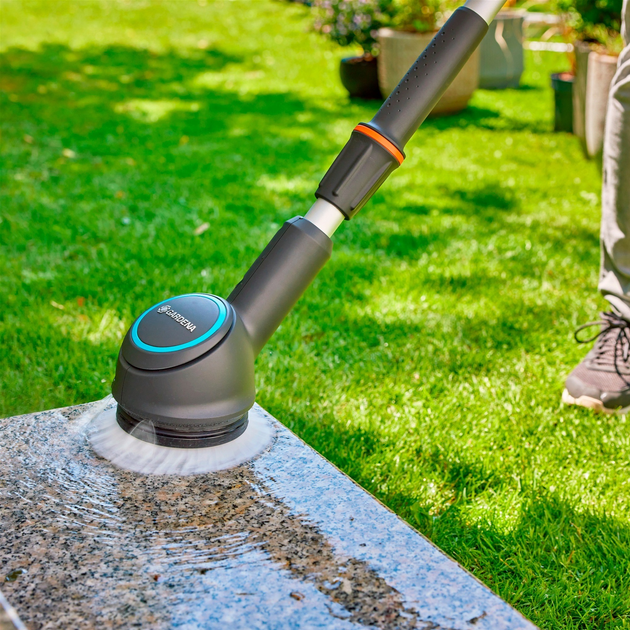 Akumulatorowa wielofunkcyjna szczotka Gardena AquaBrush Universal 18V P4A 2.5 Ah (14842-20) - obraz 5