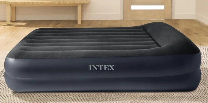 Матрас двуспальный надувной велюровый для сна Intex 64124 со встроенным насосом 203 x 152 x 42 см Синий - Фото 8 Матрас двуспальный надувной велюровый для сна Intex 64124 со встроенным насосом 203 x 152 x 42 см Синий - изображение 8