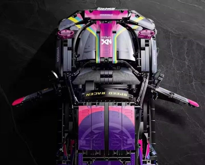 Конструктор Technic, Porsche 911 GT3 RS CyberPunk, 1611 шт