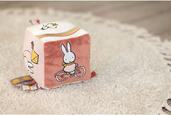 Kostka sensoryczna Miffy Fluffy Cubic Pink NIJN926 (8713291669260) - obraz 5