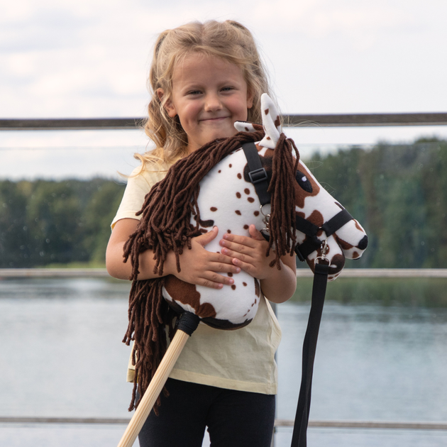 Koń na kiju Hobby Horse Skippi z kantarem i wodzami A4 Gniado-srokaty (5906361450650) - obraz 4