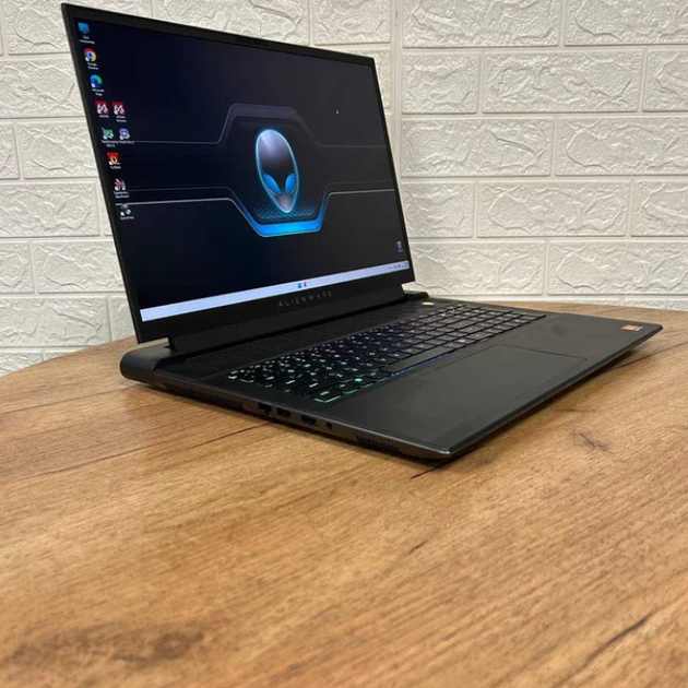 Ноутбук Dell Alienware m18 480Hz Ryzen 9 7945HX 32Gb SSD1Tb RX 7900M 16Gb Б/В - зображення 3