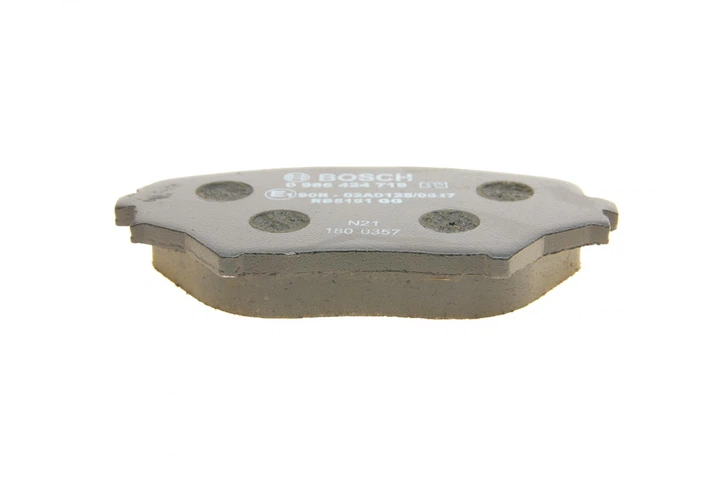 Колодки тормозные передние Toyota Rav 4 II 00-05 - 0 986 424 719 BOSCH - изображение 3