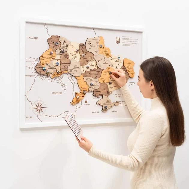 Деревянная картина панно из дерева карта Украины а натуральных оттенках на белом полотне - мультиколор 84*58см Enjoy The Wood - Фото 3 Деревянная картина панно из дерева карта Украины а натуральных оттенках на белом полотне - мультиколор 84*58см Enjoy The Wood - изображение 3