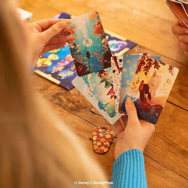 Настільна гра Аsmodee Dixit: Disney Edition (Диксит: Дисней), укр (1004093) - Фото 7 Настільна гра Аsmodee Dixit: Disney Edition (Диксит: Дисней), укр (1004093) - изображение 7