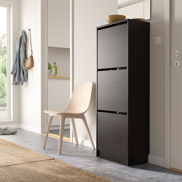 Тумба для обуви BISSA 49x28x135 cm IKEA 605.302.09 черный/коричневый - Фото 4 Тумба для обуви BISSA 49x28x135 cm IKEA 605.302.09 черный/коричневый - изображение 4