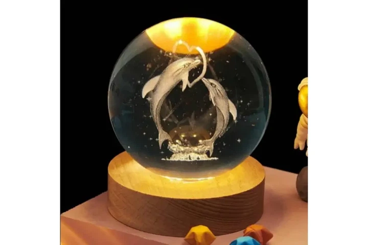 Декоративный 3D ночник хрустальный шар "Дельфин" с led подсветкой - Фото 1 Декоративный 3D ночник хрустальный шар "Дельфин" с led подсветкой - изображение 1