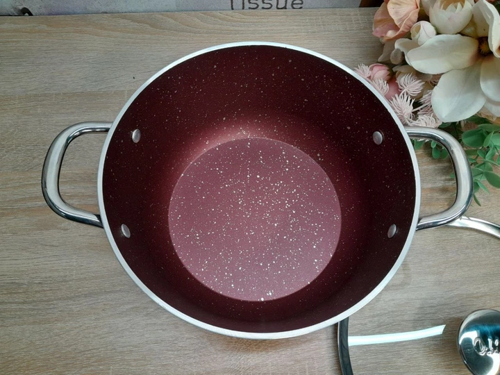Кастрюля со стеклянной крышкой OMS 3118-20-2,-5-bordo 20 см 2.5 л бордовая - изображение 5