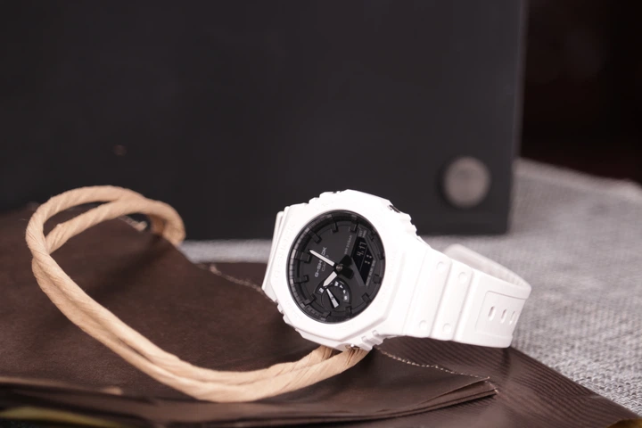 Наручные часы Casio G-SHOCK GA-2100-7AER - Фото 2 Наручные часы Casio G-SHOCK GA-2100-7AER - изображение 2