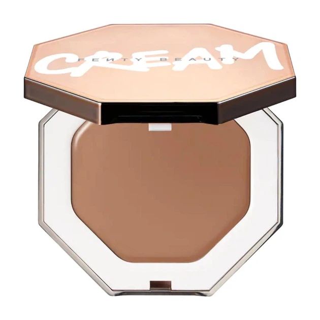 Кремовый бронзер Fenty Beauty Cheeks Out Freestyle Cream Bronzer (Butta Biscuit 02) 6.2 g - Фото 1 Кремовый бронзер Fenty Beauty Cheeks Out Freestyle Cream Bronzer (Butta Biscuit 02) 6.2 g - изображение 1