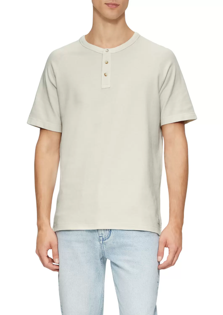 Футболка s.Oliver Waffle Henley Neck T-Shirt M Білий 2161840-0330 - Фото 1 Футболка s.Oliver Waffle Henley Neck T-Shirt M Білий 2161840-0330 - изображение 1