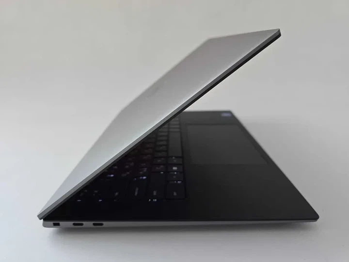 Ноутбук Dell Precision 5570 (2022) I7 12800H/RTX A1000/RAM 16GB/SSD 512GB Б\В - Фото 5 Ноутбук Dell Precision 5570 (2022) I7 12800H/RTX A1000/RAM 16GB/SSD 512GB Б\В - зображення 5