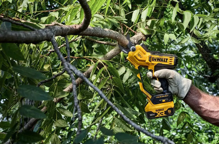 Профессиональный аккумуляторный секатор (ножницы) DeWALT DCMPP568N: без АКБ, диаметр реза 38 мм (DCMPP568N) - изображение 7
