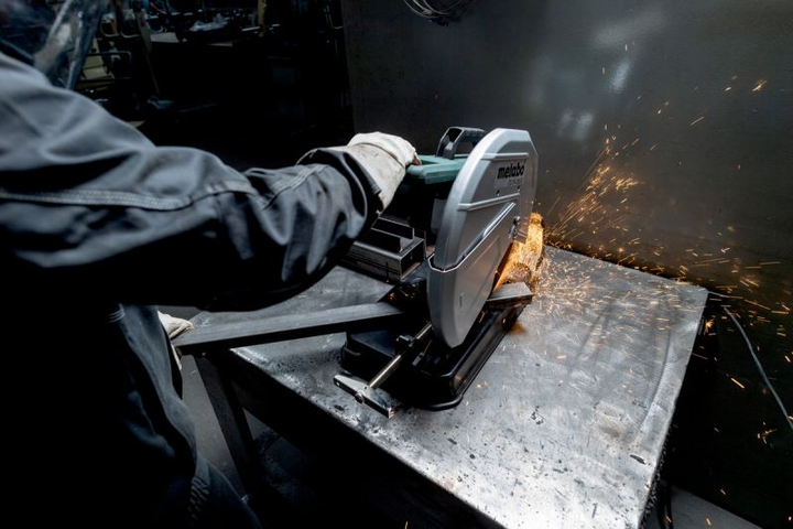 Монтажная пила по металлу (труборез) Metabo CS 22-355 : 2.3 кВт, диск 355 мм х 25.4 мм, 601786000 - Фото 4 Монтажная пила по металлу (труборез) Metabo CS 22-355 : 2.3 кВт, диск 355 мм х 25.4 мм, 601786000 - изображение 4