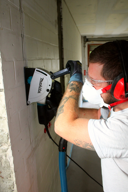 Професійний штроборіз Makita SG1251J : 1400 Вт, диск 125 мм, 3 см глибина, 10000 об/хв - Фото 6 Професійний штроборіз Makita SG1251J : 1400 Вт, диск 125 мм, 3 см глибина, 10000 об/хв - зображення 6