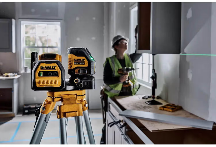 Профессиональный уровень лазерный линейный DeWALT с АКБ 30м 2 лучи зеленые (DCE088D1G18) - изображение 6