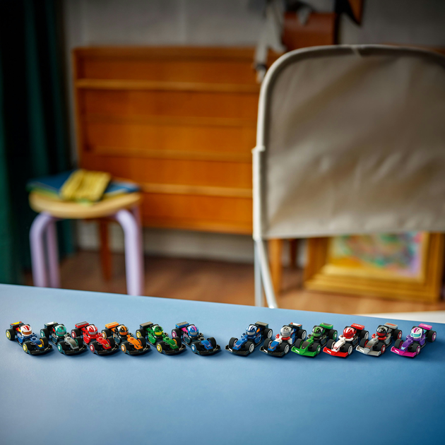 Конструктор LEGO Minifigures Колекційні автомобілі для перегонів F1 29 деталей (71049) - зображення 5
