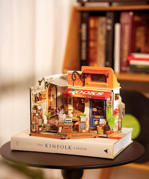 Składane klocki Robotime DIY Corner Bookstore DG164 (6946785120196) - obraz 3
