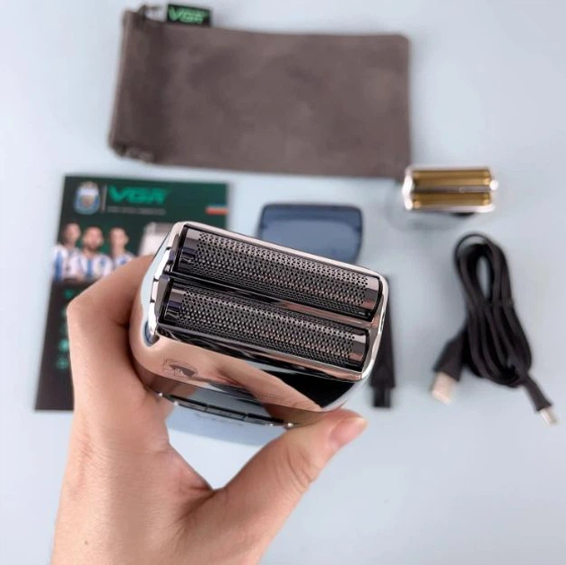 Аккумуляторная электробритва шейвер для бритья бороди, усов и голови с USB и LED-дисплеем VGR V-350 Pro Серебристый - изображение 4