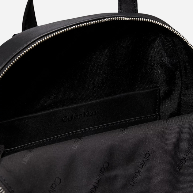 Рюкзак жіночий 10 л Calvin Klein K60K612888-0GJ Чорний (8721107066325) - зображення 5