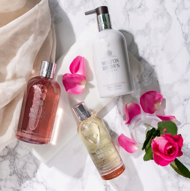Лосьйон для тіла Molton Brown Delicious Rhubarb & Rose парфумований 300 мл (5030805002904) - зображення 4