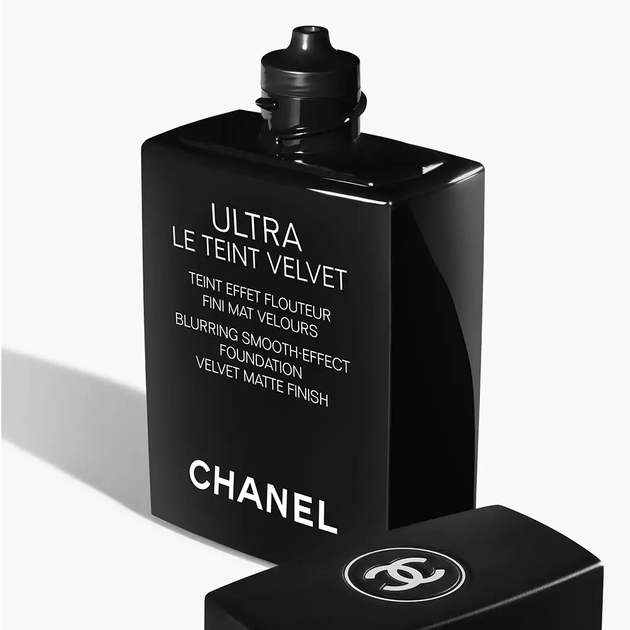 Тональная флюид Chanel Ultra Le Teint Velvet B40 30ml - Фото 3 Тональная флюид Chanel Ultra Le Teint Velvet B40 30ml - изображение 3