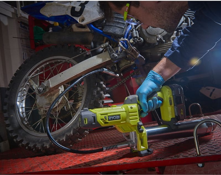 Pistolet smarujący Ryobi ONE+ R18GG-0 18V 690 Bar solo (bez akumulatora i ładowarki) (5133004643) - obraz 5