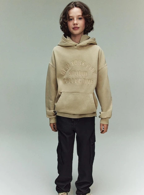 Худі для хлопчиків тепле бежеве h&m 8-10 років 134-140 см - Фото 2 Худі для хлопчиків тепле бежеве h&m 8-10 років 134-140 см - зображення 2