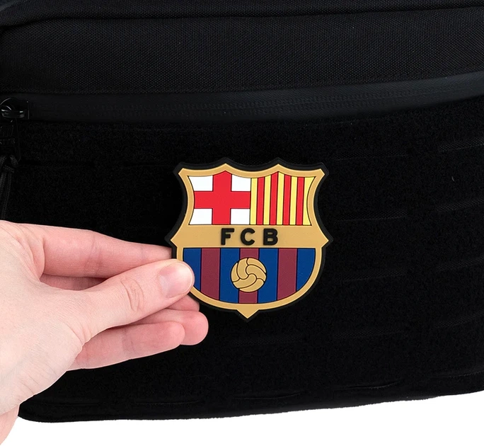 Набор Kite FC Barcelona бейдж на липучке и подвеска (BC25-3010) - Фото 4 Набор Kite FC Barcelona бейдж на липучке и подвеска (BC25-3010) - изображение 4