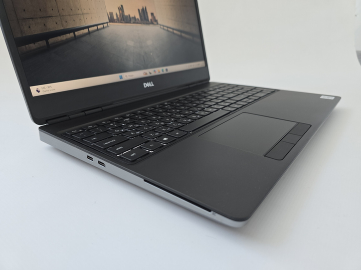 Ноутбук Dell Precision 7550 i7 10850H/RAM 16GB/SSD 512GB/WIN